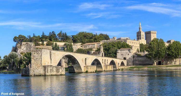 Insolite Studio -La Tour Des Templiers- Montfrin Exterior foto